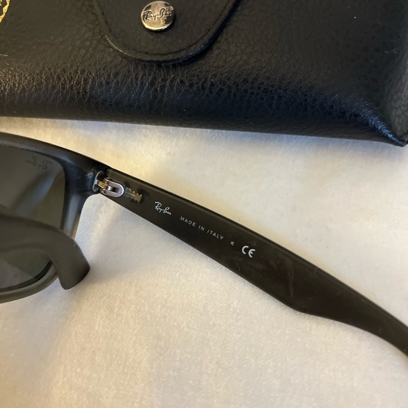 Ray-Ban Sunglasses / Justin Classic in Matte Grey - Picture 6 of 8